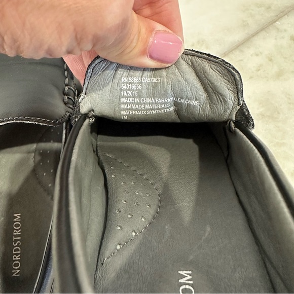 Size 1 Boy Black Nordstrom Dress Shoes - Picture 10 of 10